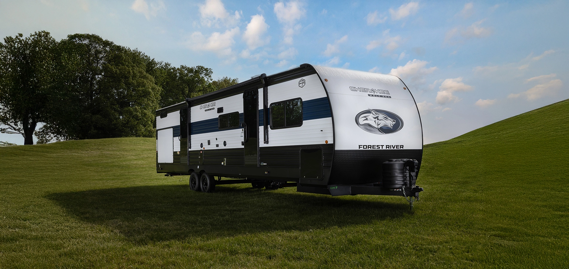 Cherokee Wolf Den RVs