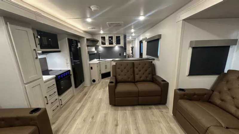 Grand Surveyor Main Room